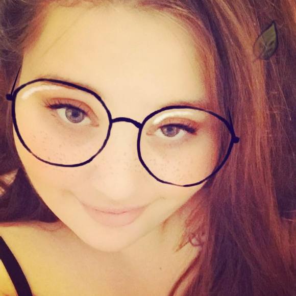 Meet your Posher, Julia - Picture 1 of 1